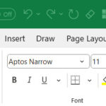 Chọn thẻ File trên thanh công cụ Excel để truy cập menu hệ thống