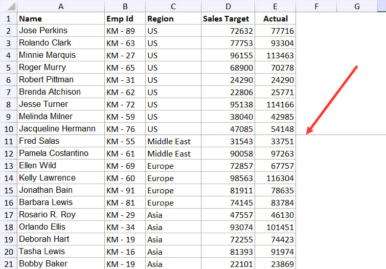 Đường kẻ xám hiển thị vị trí ngắt trang sau khi chèn