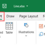 Giao diện thẻ Insert trên thanh công cụ Excel để bắt đầu vẽ