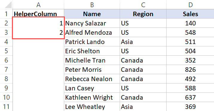 Nhập số 1 và 2 vào hai ô đầu tiên của cột phụ để tạo mẫu