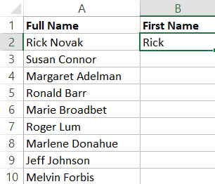 Nhập thủ công tên đầu tiên vào ô liền kề