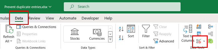 Nhấp vào biểu tượng Data Validation trên thanh công cụ Data