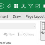 Nhấp vào tab File ở góc trên cùng bên trái giao diện Excel để mở menu hệ thống