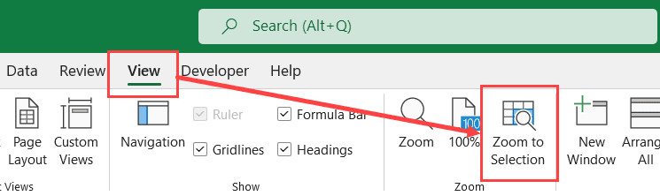Nút Zoom to Selection trên thanh Ribbon giúp phóng to vùng dữ liệu đang chọn